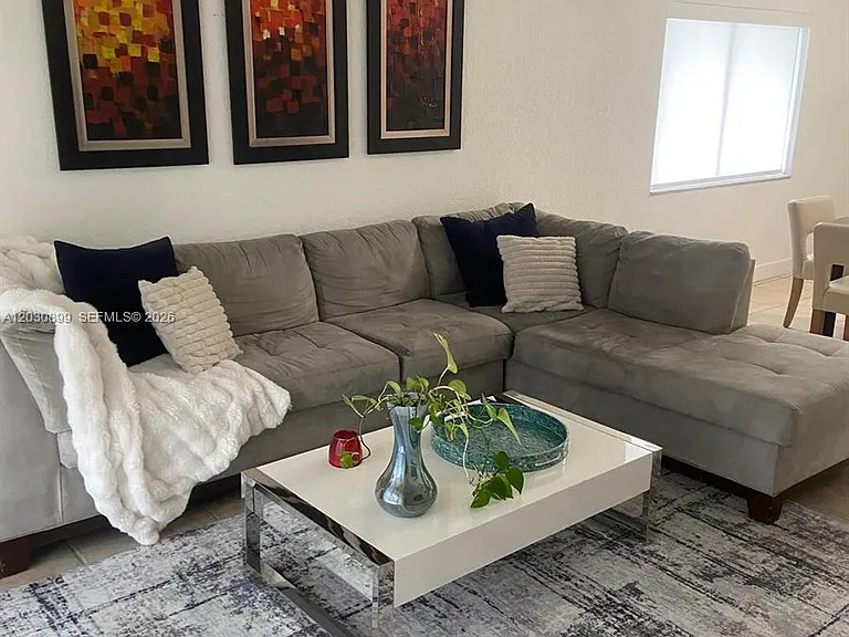 16184 Laurel Dr #204 — Photo 15