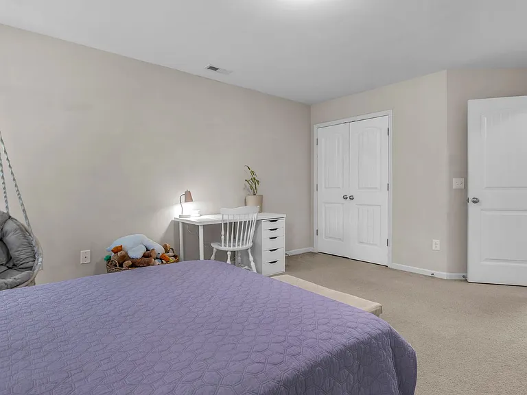 405 Belhaven Ct — Photo 35