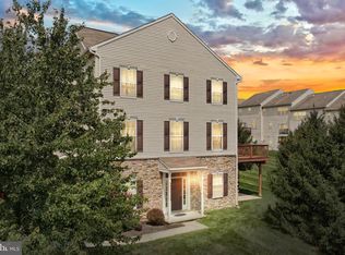 2121 Maple Crest Blvd #2121, York, PA 17406