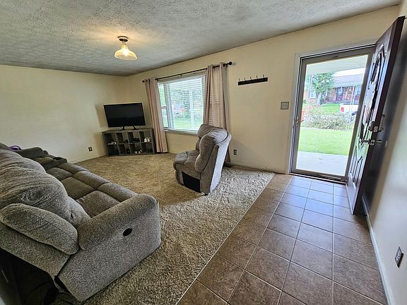 5th image of 111 Beechwood Dr