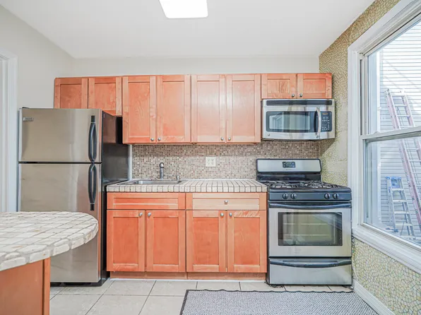 599 18th Street image 9 of 44