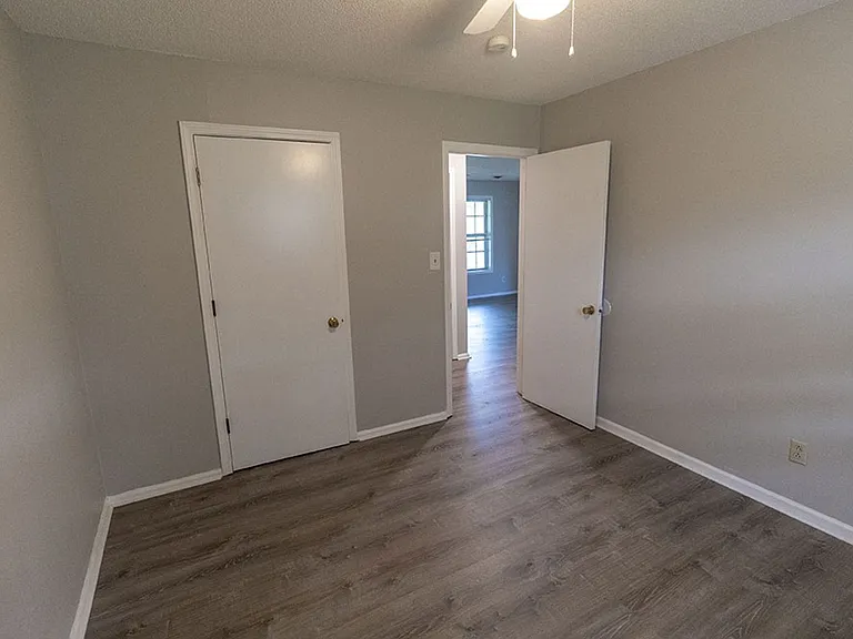 2904 Leeway Dr #B — Photo 13
