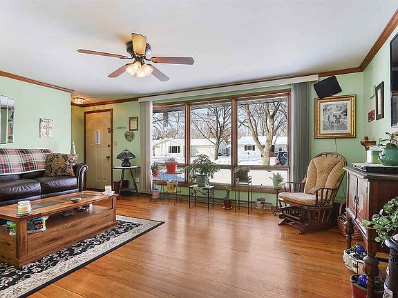 2nd image of 1015 Saint Anthony Dr