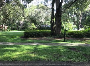 2406 College Hill Dr, Brandon, FL 33511