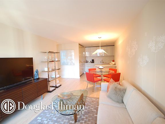 2nd image of 322 W 57th St APT 31K1