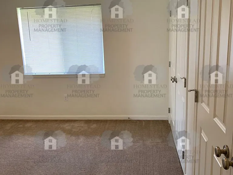 1085-1087 Raffon Ct SE — Photo 7
