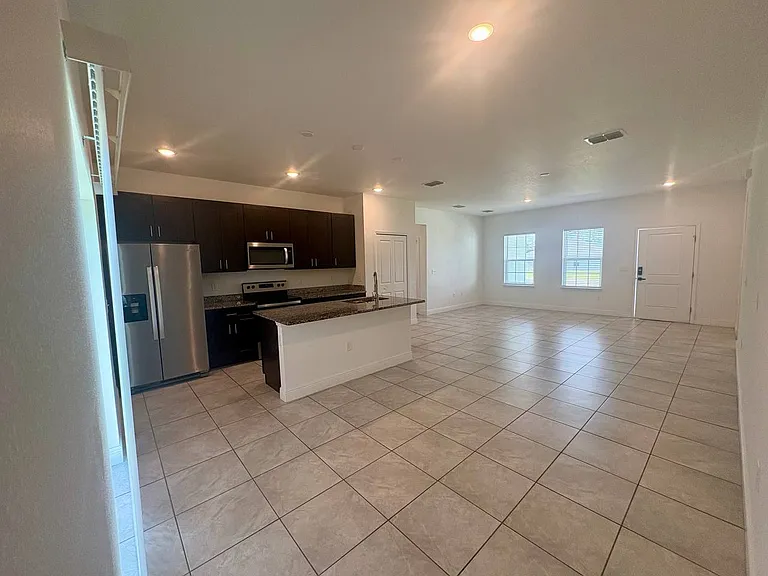 176 Marion Oaks Trl — Photo 8