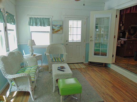 4th image of 825 Donegal Ct