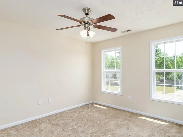 781 Hogart St — Photo 15