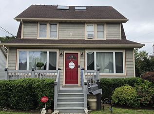 471 Pearl St, Oceanside, NY 11572