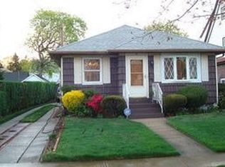 25 Acacia Ave, Hempstead, NY 11550