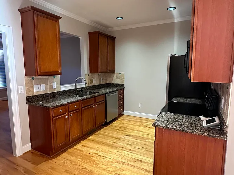 1109 Front Gate Ln — Photo 3