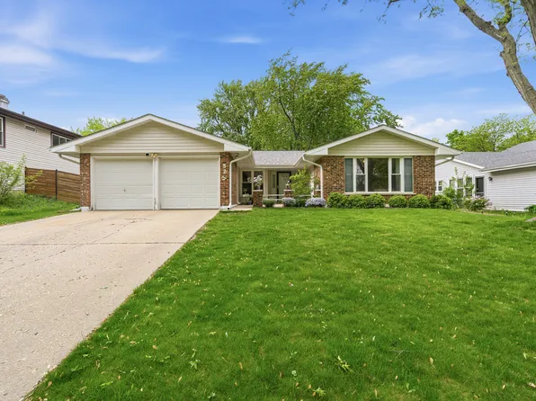520 Cumberland Ln, Bolingbrook, IL 60440