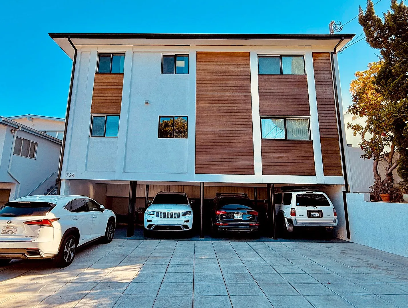 724 Ashland Ave — Photo 1