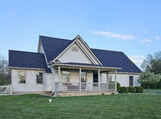 933 Oak Tree Ln, Lapeer, MI 48446