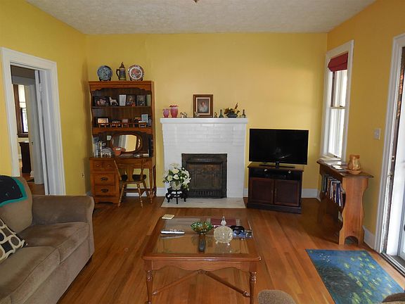 2nd image of 355 Eastland St