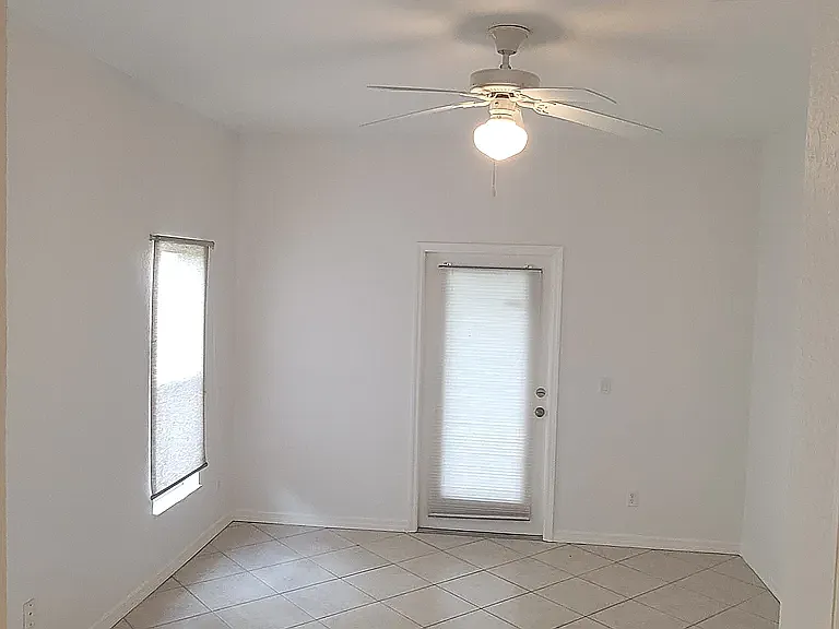 4446 Putnam Ave — Photo 11