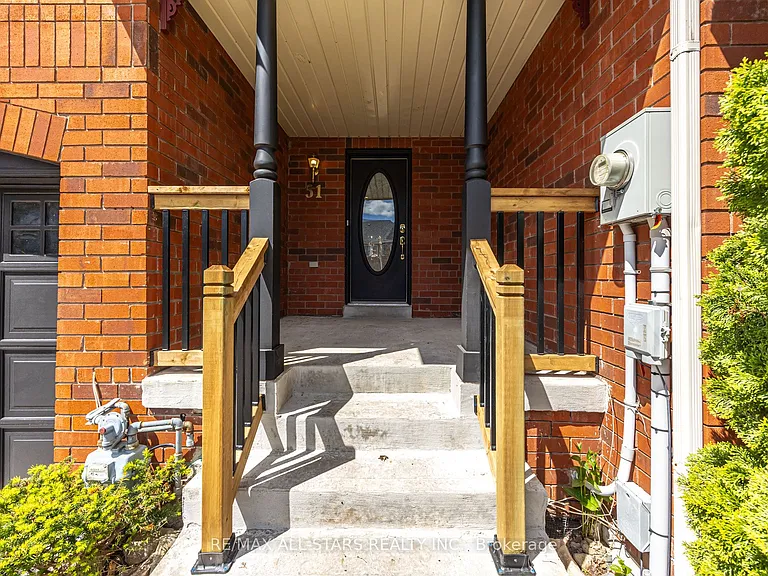 51 Playfair Rd — Photo 5