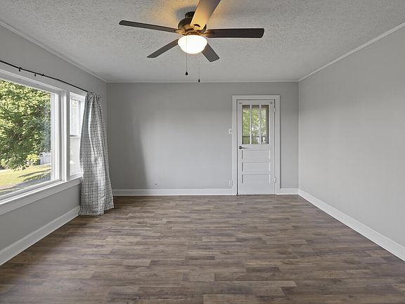 5th image of 231 W 2nd St