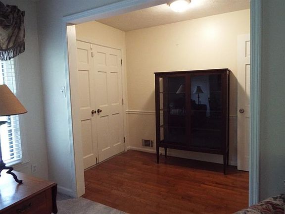 5th image of 1956 Tanglewood Dr