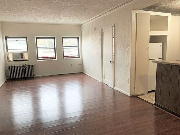 3rd image of 1914 Murray Ave #30