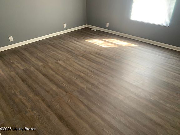 3rd image of 2125 S 39th St