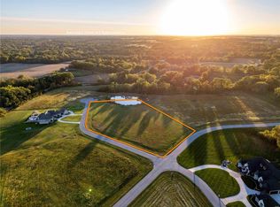 301 Castle Park Ct, O'Fallon, MO 63366