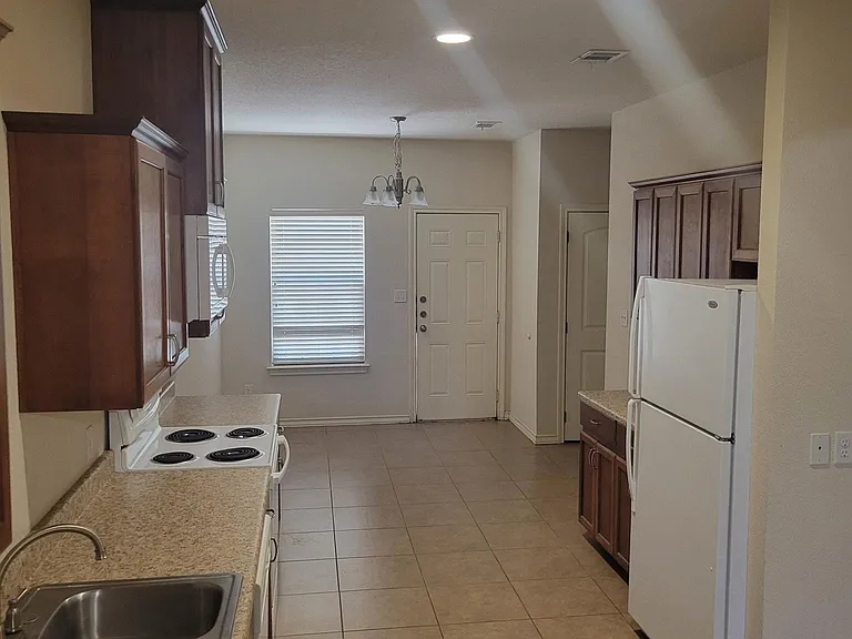 4403 Reveille Rd — Photo 3