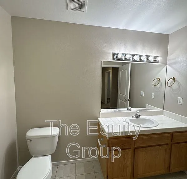 2918 N Terrace St — Photo 15