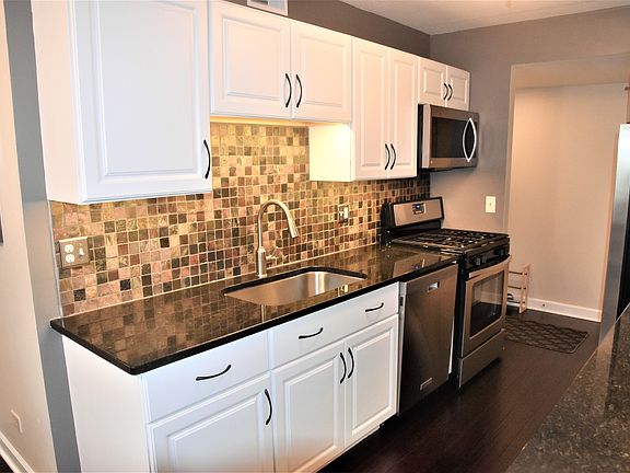 2nd image of 5S040 Pebblewood Ln APT W201
