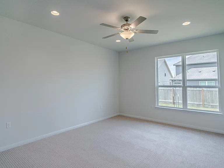 917 Falkland Trce — Photo 16