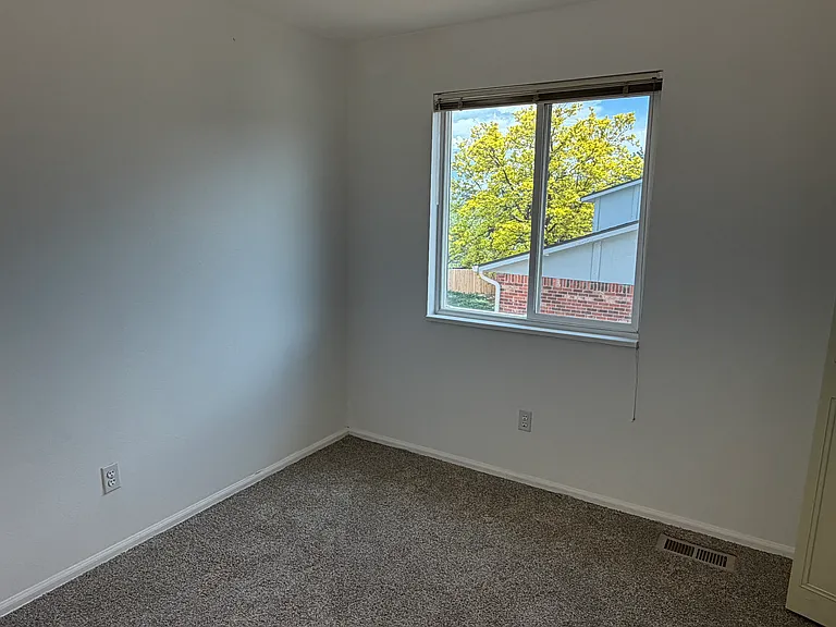 7644 S Holland Way — Photo 11