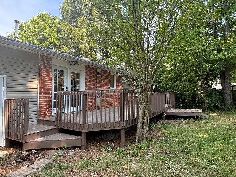 1600 Piper Pl — Photo 13