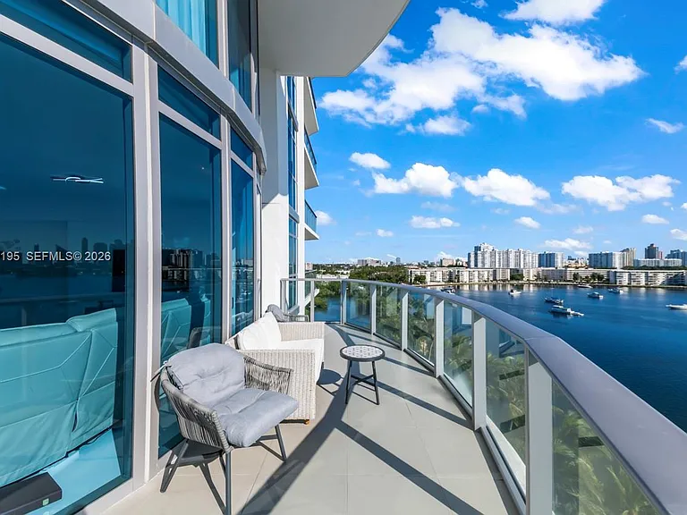 17301 Biscayne Blvd #811 — Photo 13