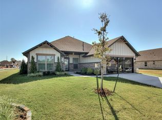 7720 Woods Edge Way, Yukon, OK 73099