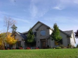 1512 Doe Cir, Clinton, OH 44216