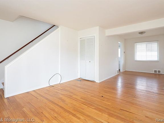 3rd image of 23332 Edsel Ford Ct