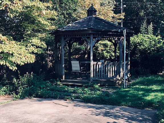 3rd image of 9101 Flower Ave