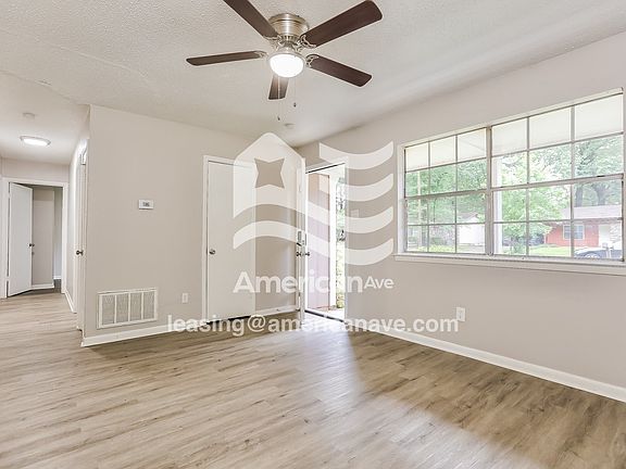 1483411_004_living_room_5.jpg