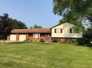 204 County Road 1225 E, Deer Creek, IL 61733