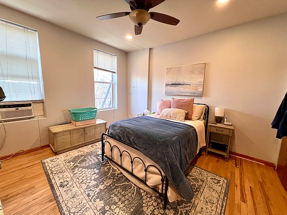 2nd image of 927 Garden St APT 4N