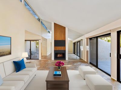 2110 E Palm Canyon Dr APT B, Palm Springs, CA, 92264