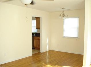 25 E Weaver Rd, Hampton, VA 23666
