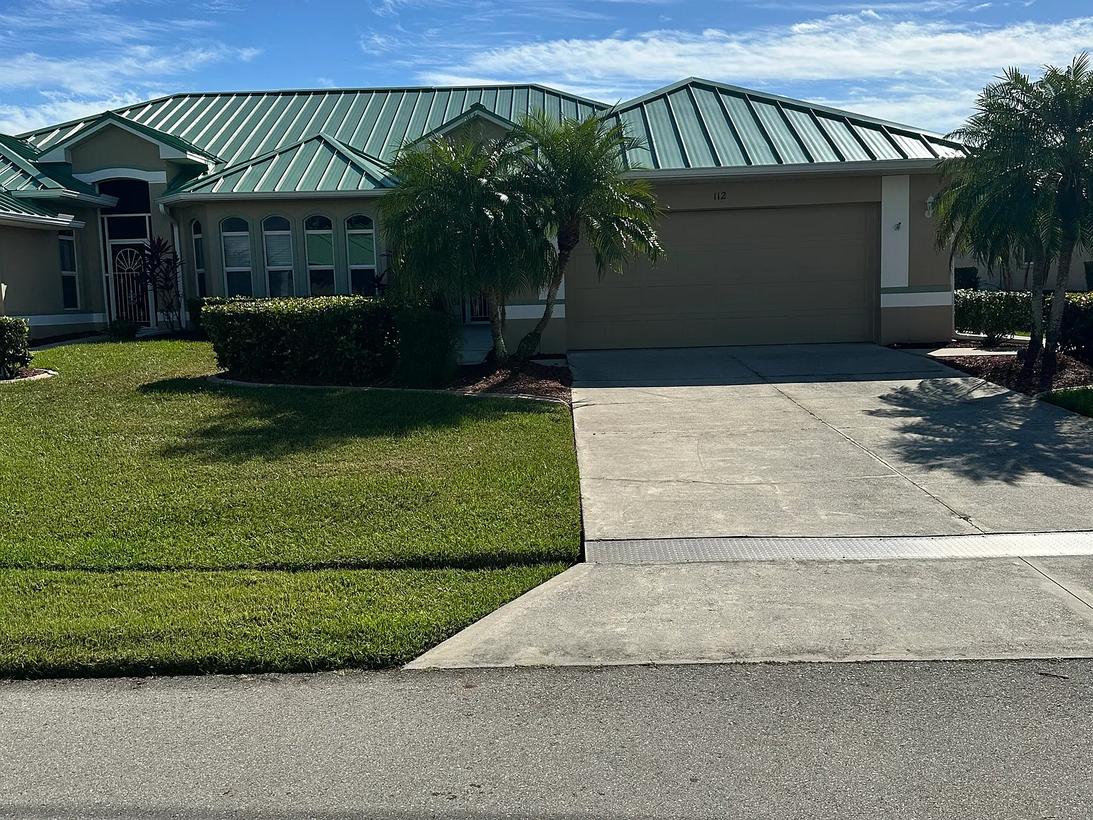 3 bed, 1923 sqft, $2,800 — Photo 1