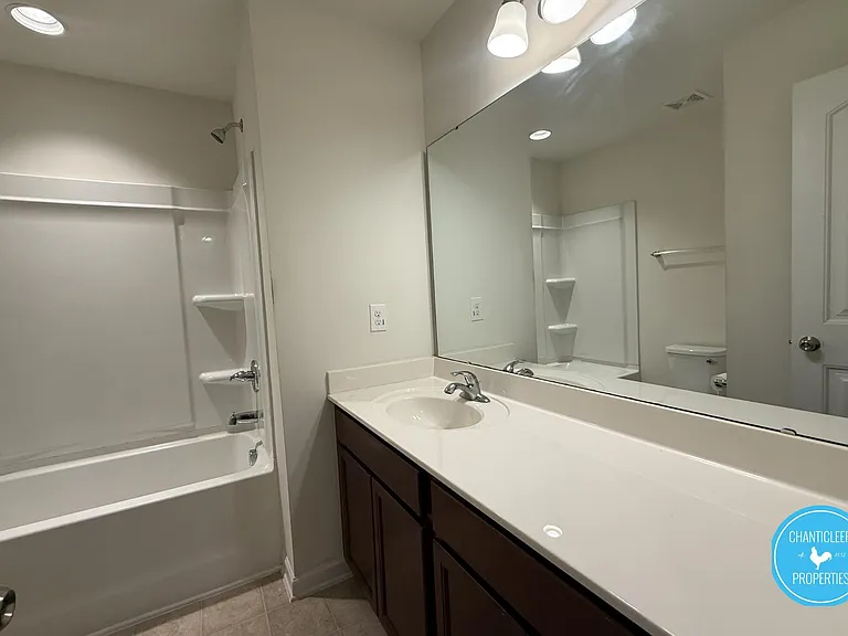 49 E Grove Point Dr — Photo 19
