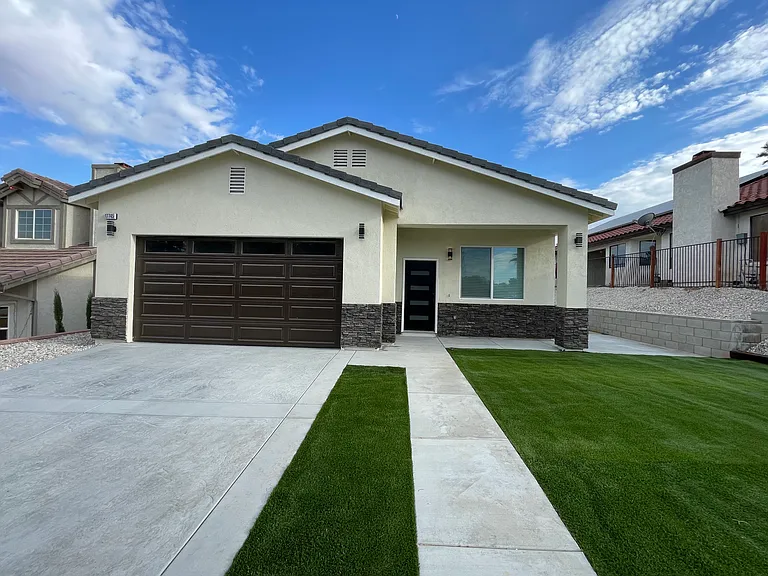 17745 Vista Point Dr — Photo 2
