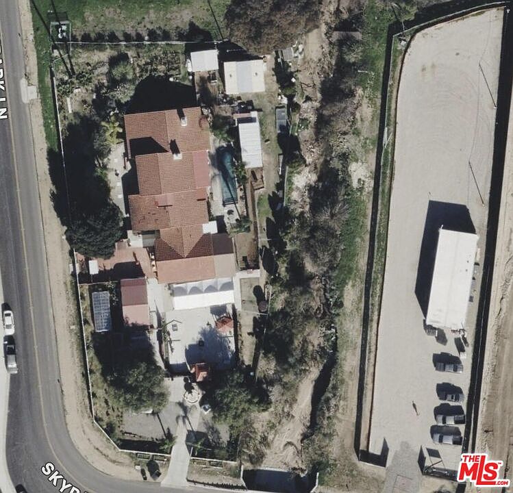1st image of 40518 Skypark Ln