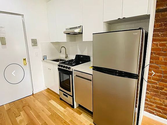 2nd image of 33 Carmine St APT 10