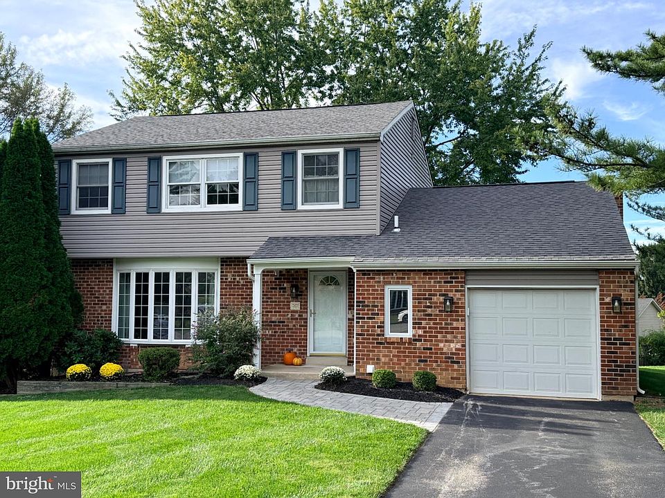 1st image of 108 W Glamorgan Ct