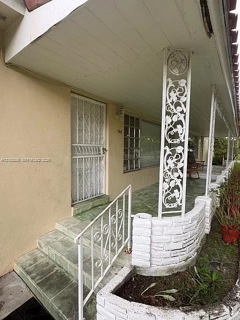 Brickell Estates — Photo 3
